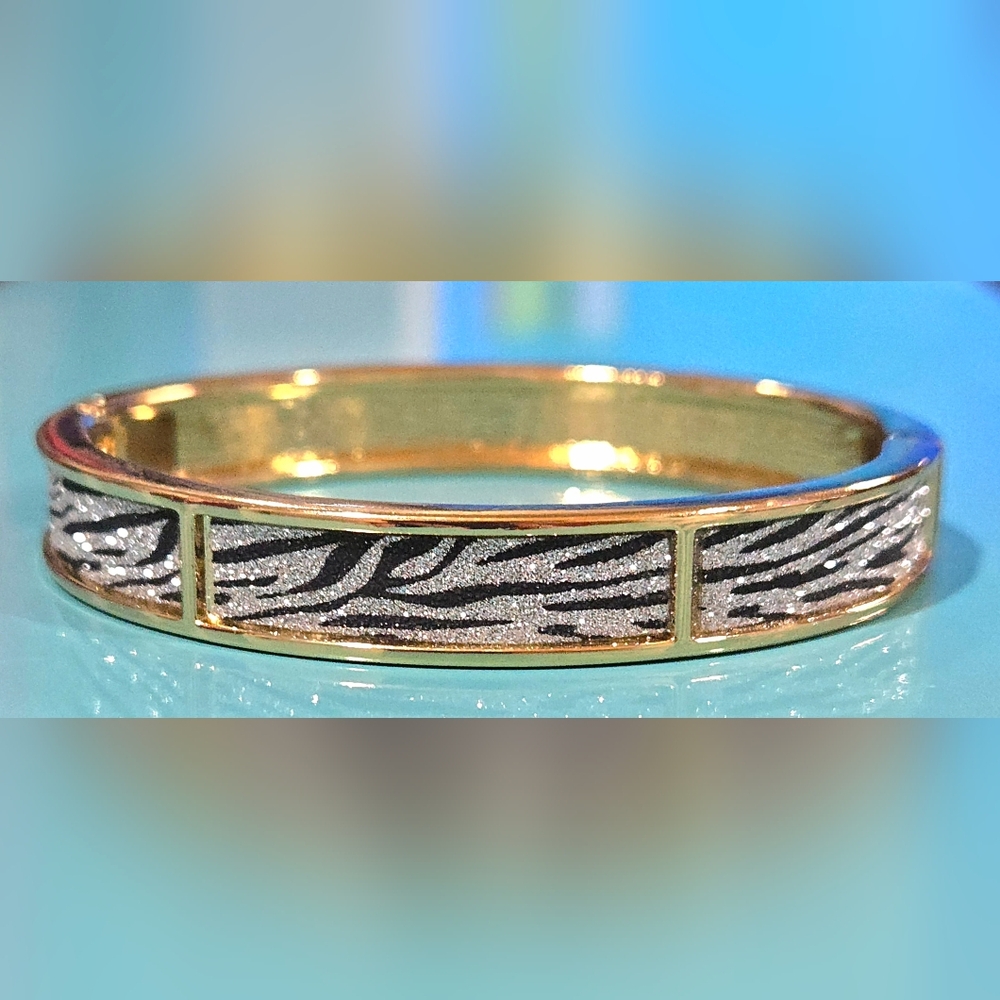Nordstrom Sequin NYC  Zebra Glitter Hinge Bangle ‎ NWOT